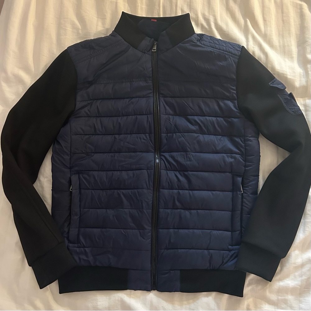 Guess Men’s Lightweight Puffer Jacket in Navy and Black